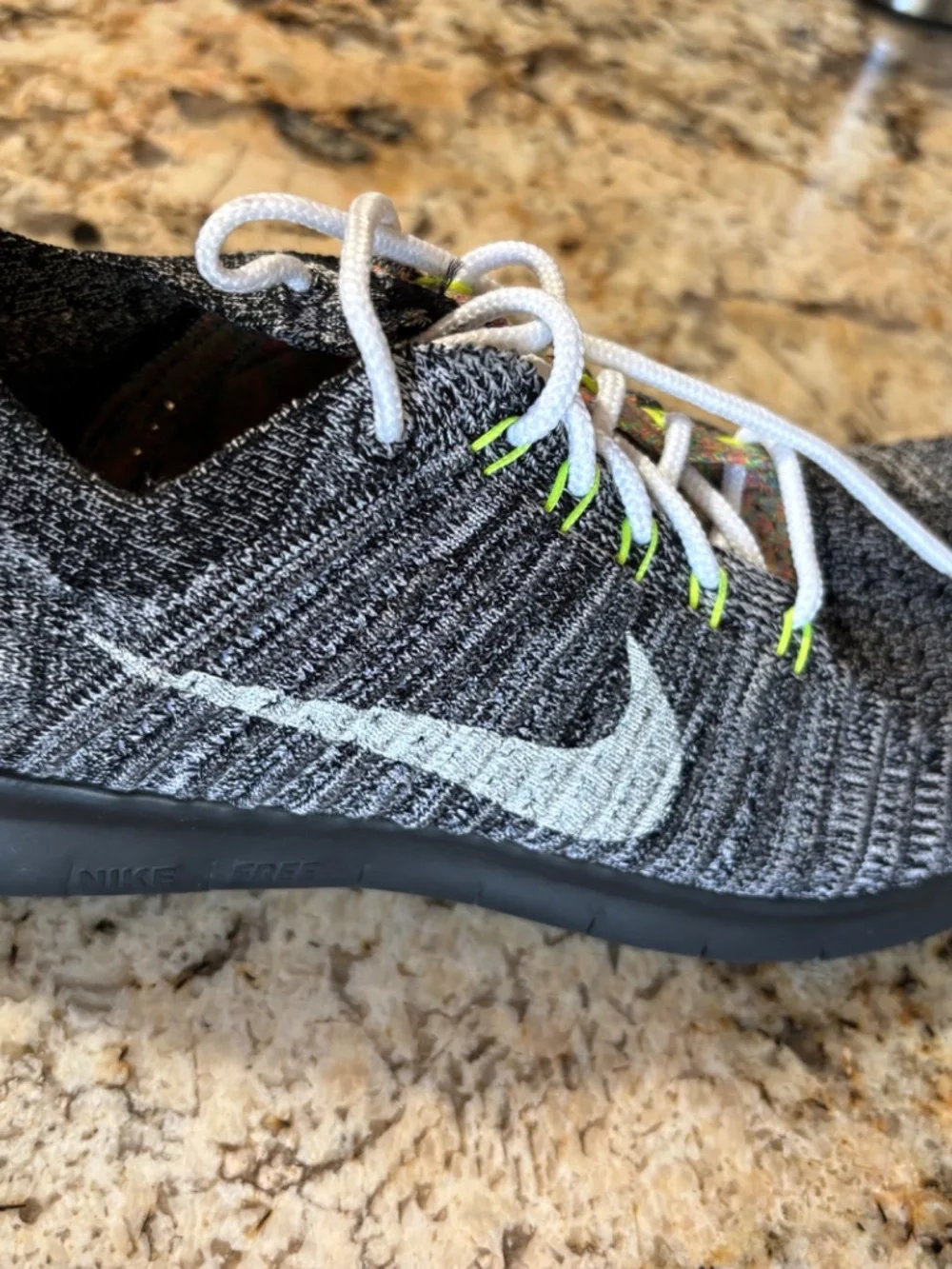 Nike - Picture 3 of 3